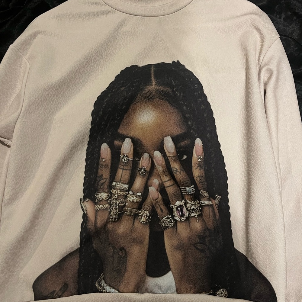 Stylish Cream Graphic Sweatshirt